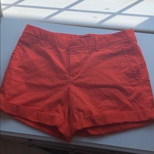 Kaki styles shorts